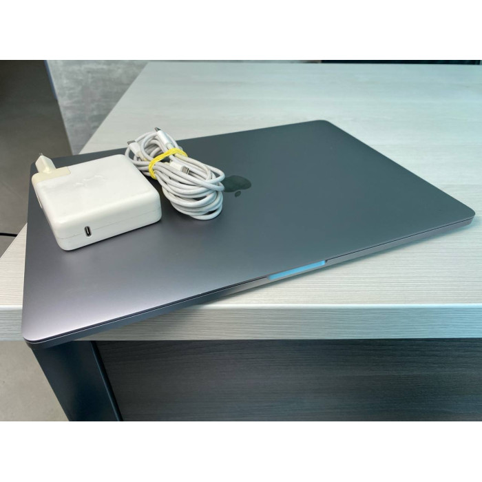 Ноутбук Macbook Pro A2141: Код 20