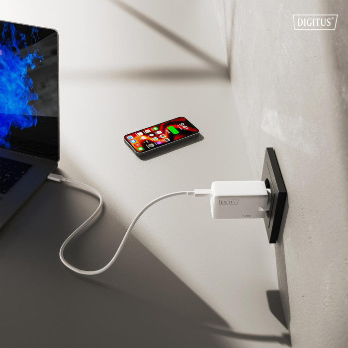 Зарядний пристрій Digitus 2xUSB-C + 1xUSB 67W GaN (DA-10303)