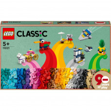 Конструктор LEGO Classic 90 років гри (11021)