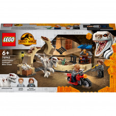 Конструктор LEGO Jurassic World Переслідування атроцираптора на мотоциклі 169 деталей (76945)