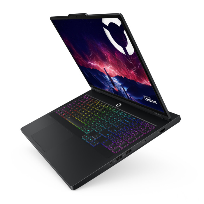 Ноутбук Lenovo Legion Pro 5 16ADR10 (83LT008NRA)