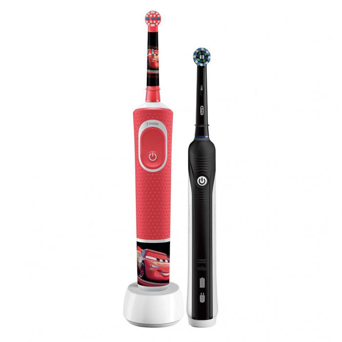 Електрична зубна щітка Oral-B PRO 700 D16.513.1U + D100.410.2K Cars (Family Edition)