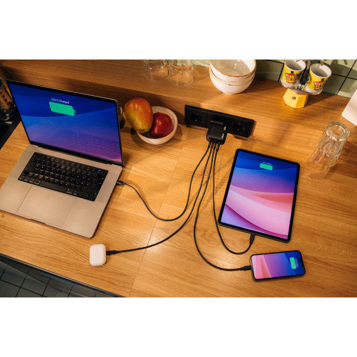 Зарядний пристрій Verbatim MiniGaN 100 W 4 ports (3xUSB-C/1xUSB-A) (32231)